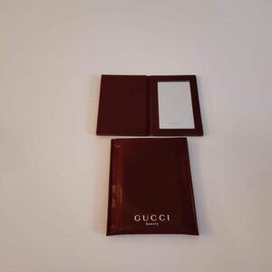 Gucci Beauty Makeup Hand Pocket Deep Burgundy Mirror with Pouch NEW